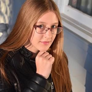 Meet your Posher, Ambyre